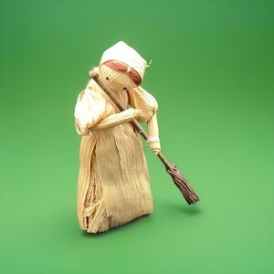 Vintage 1970s Cornhusk Doll with Broom - Primitive - 5" Tall Decor Collectible